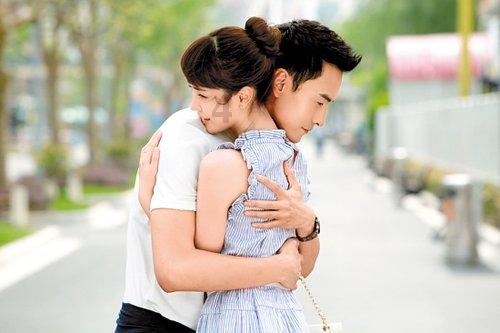 驶入香港!“共青团号”列车春运首发